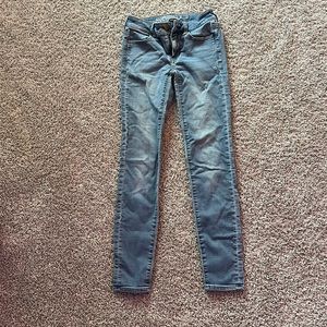 Jeans from american eagle in perfect condition the size is 00